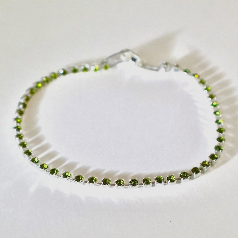 Swarovski Crystal Peridot Green Tennis Bracelet Silver Tone 7.5 Inch Excellent